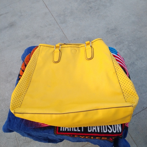 Beautiful Big Yellow Tote/Purse*Leather*XLNT* - Picture 2 of 4